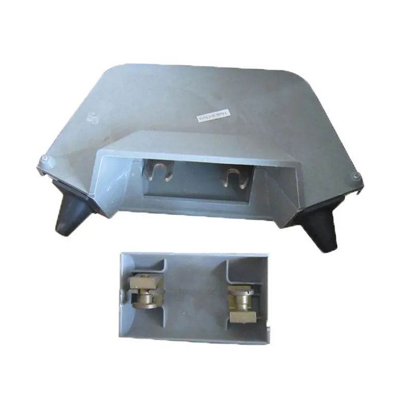 Disconnecting switch insulators